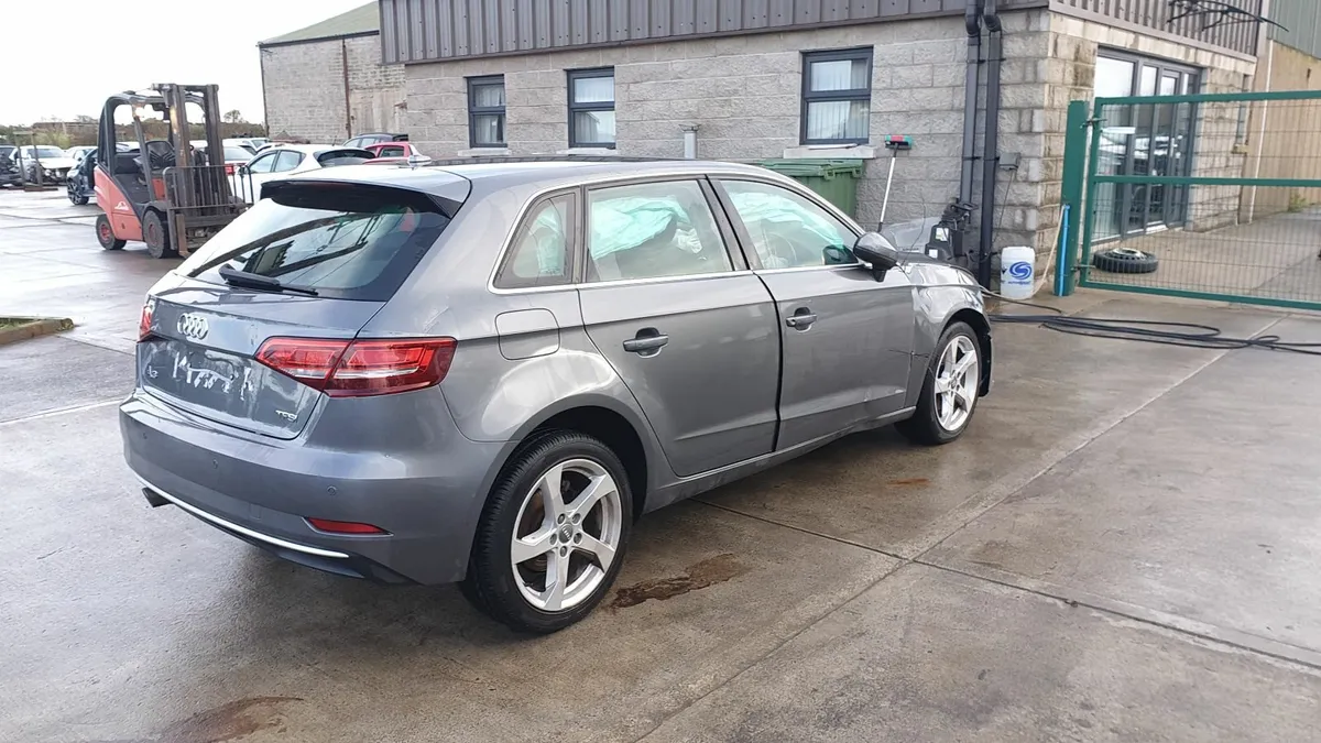 *For parts* Audi A3 S, 1.0 petrol 6 speed (2017) - Image 2
