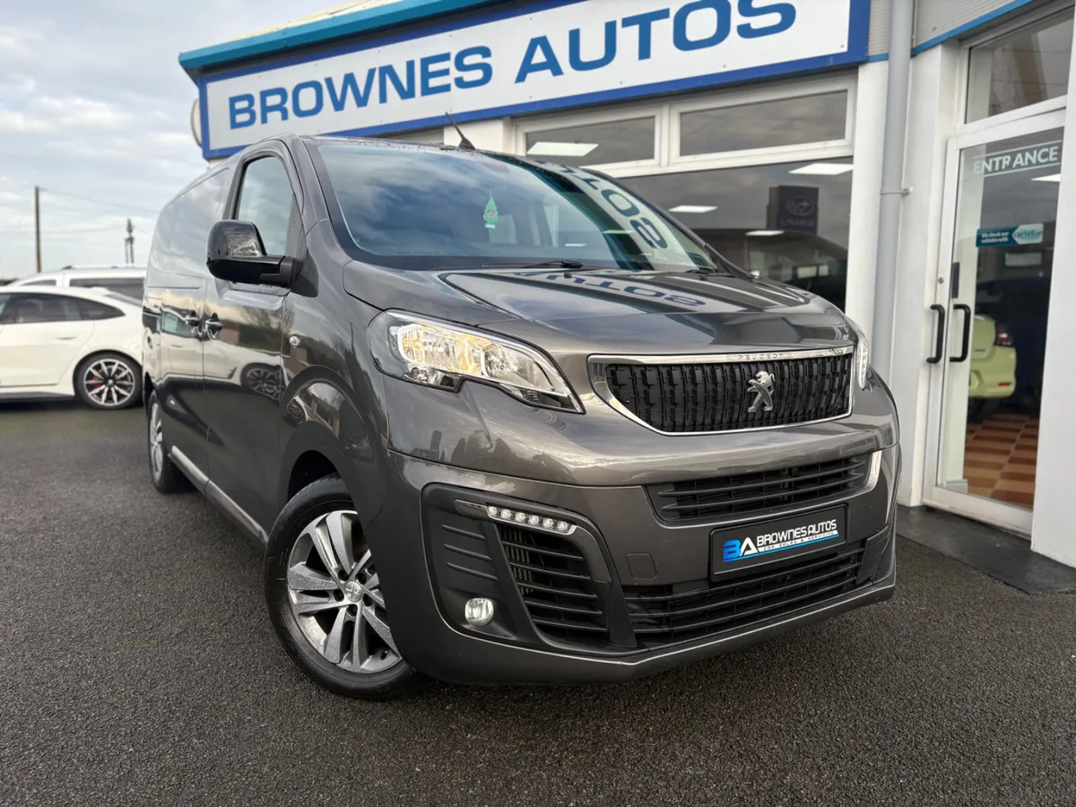 2022 Peugeot Traveller  8 seater - Image 4