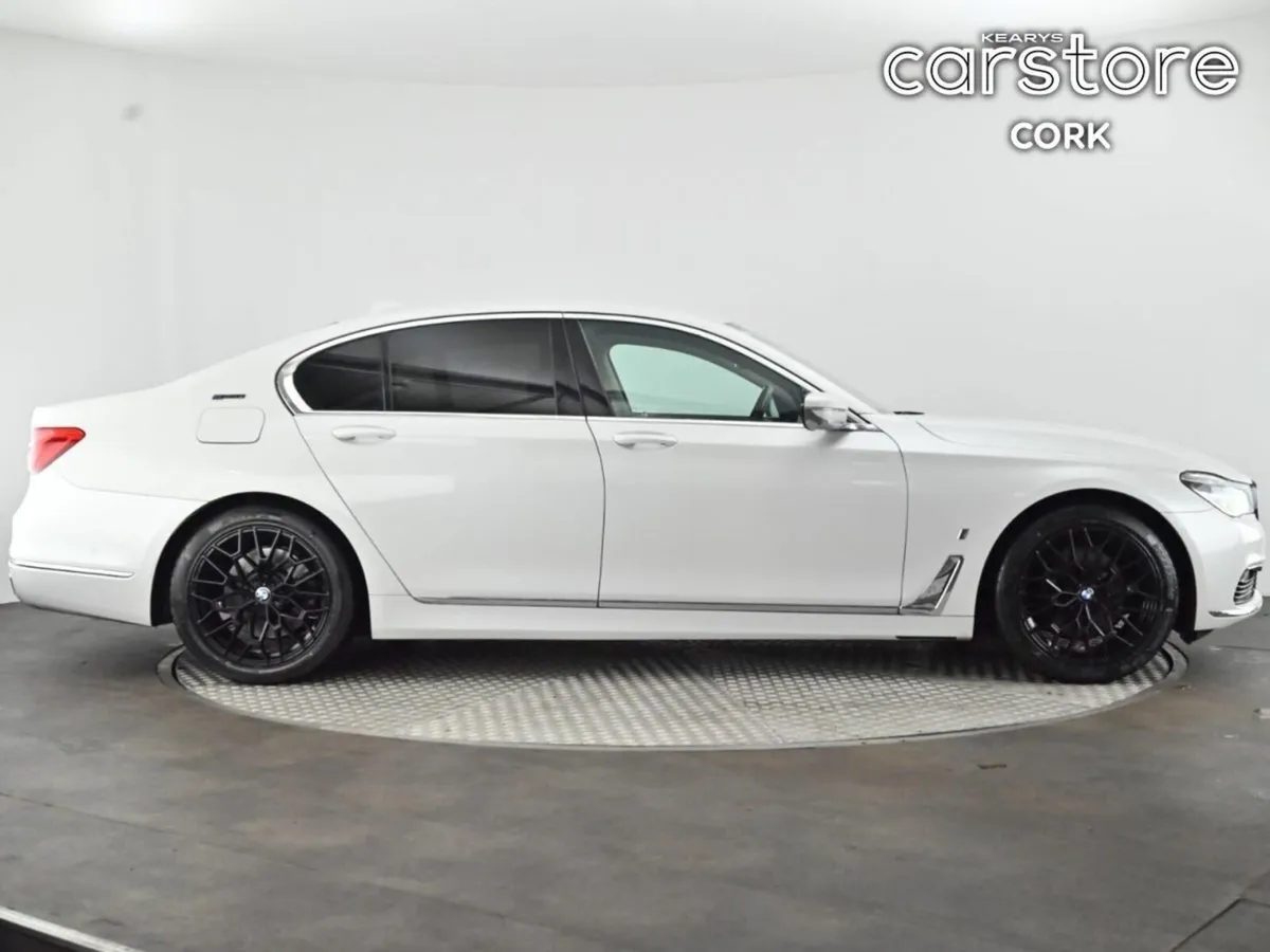 BMW 7-Series 740 740 E DLA-7D20 - Image 2