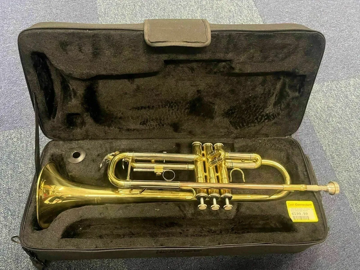 Elkhart 100TR Student Trumpet With Case - Image 1