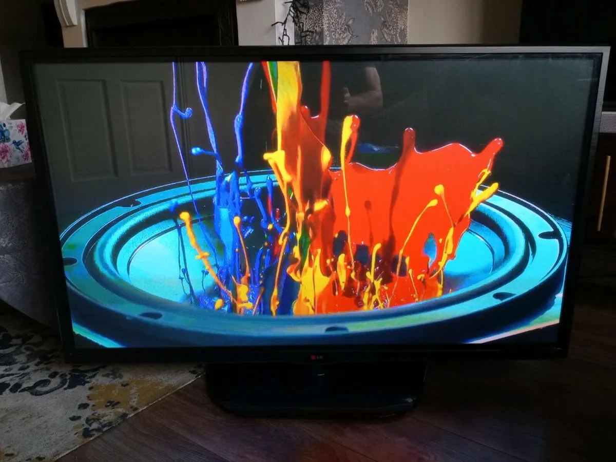 Lg 50 Full HD plasma TV NOT SMART 50PN650T - Image 1