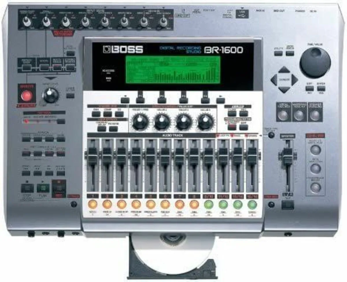 ROLAND BOSS BR1600CD 16-track Digital Rec Studio - Image 1