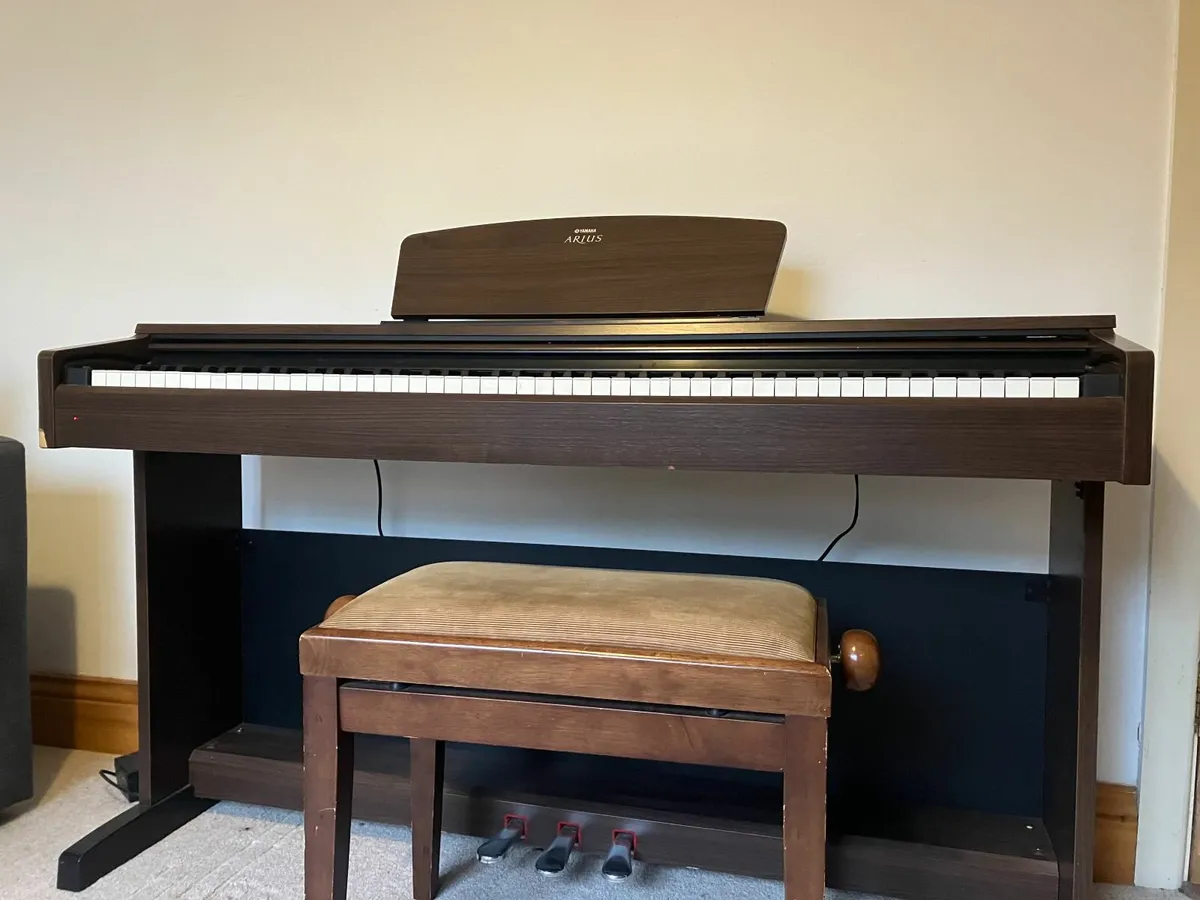Yamaha Digital Piano, Arius YDP 140 - Image 3