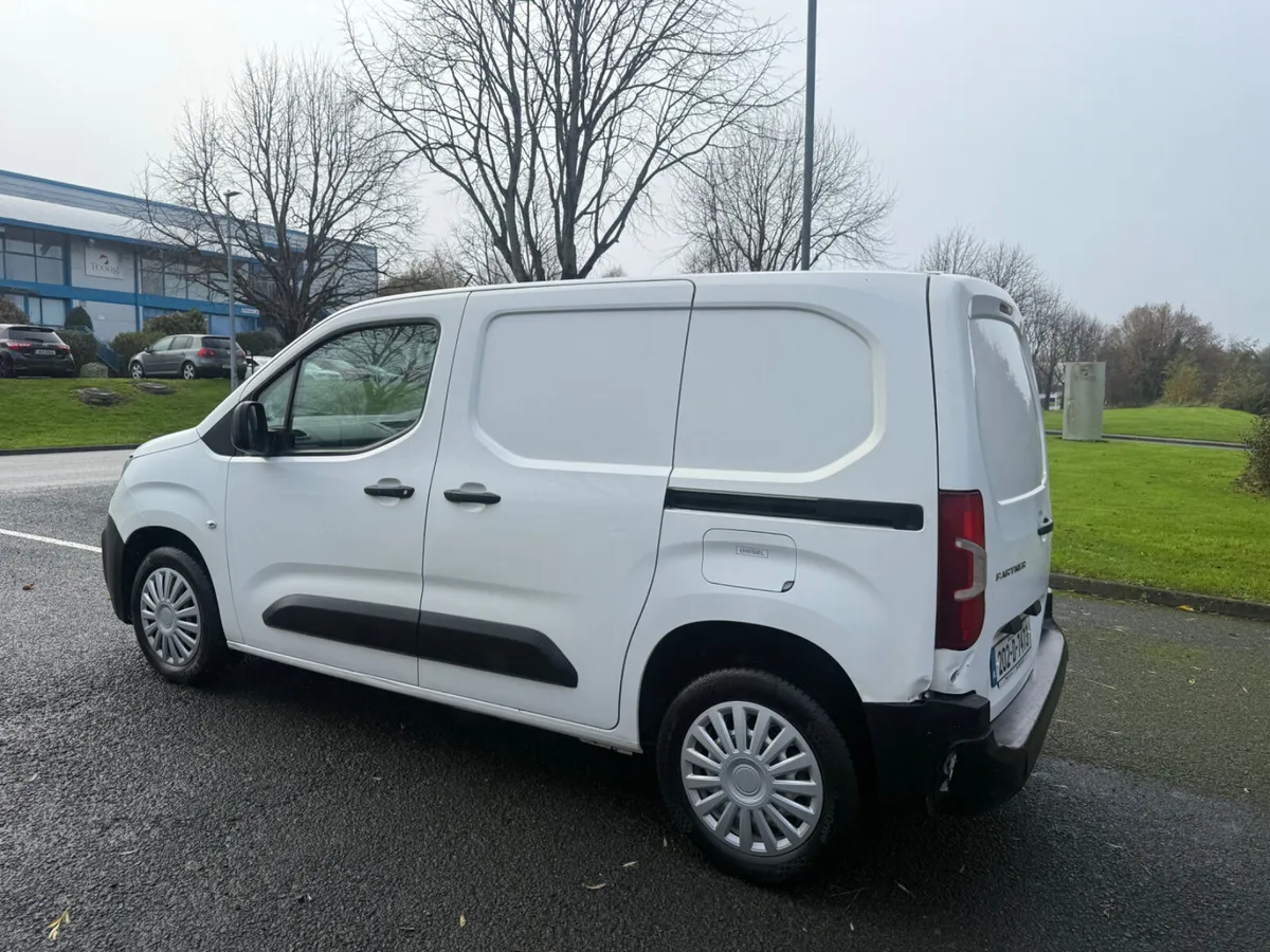 Peugeot Partner 202 3 Seats INCLUDES VAT - Image 4