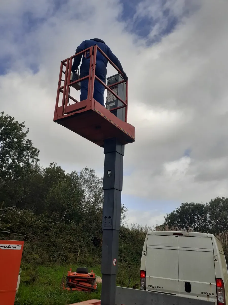 SKYJACK SJ16 SISSOR LIFT 2016 - Image 1