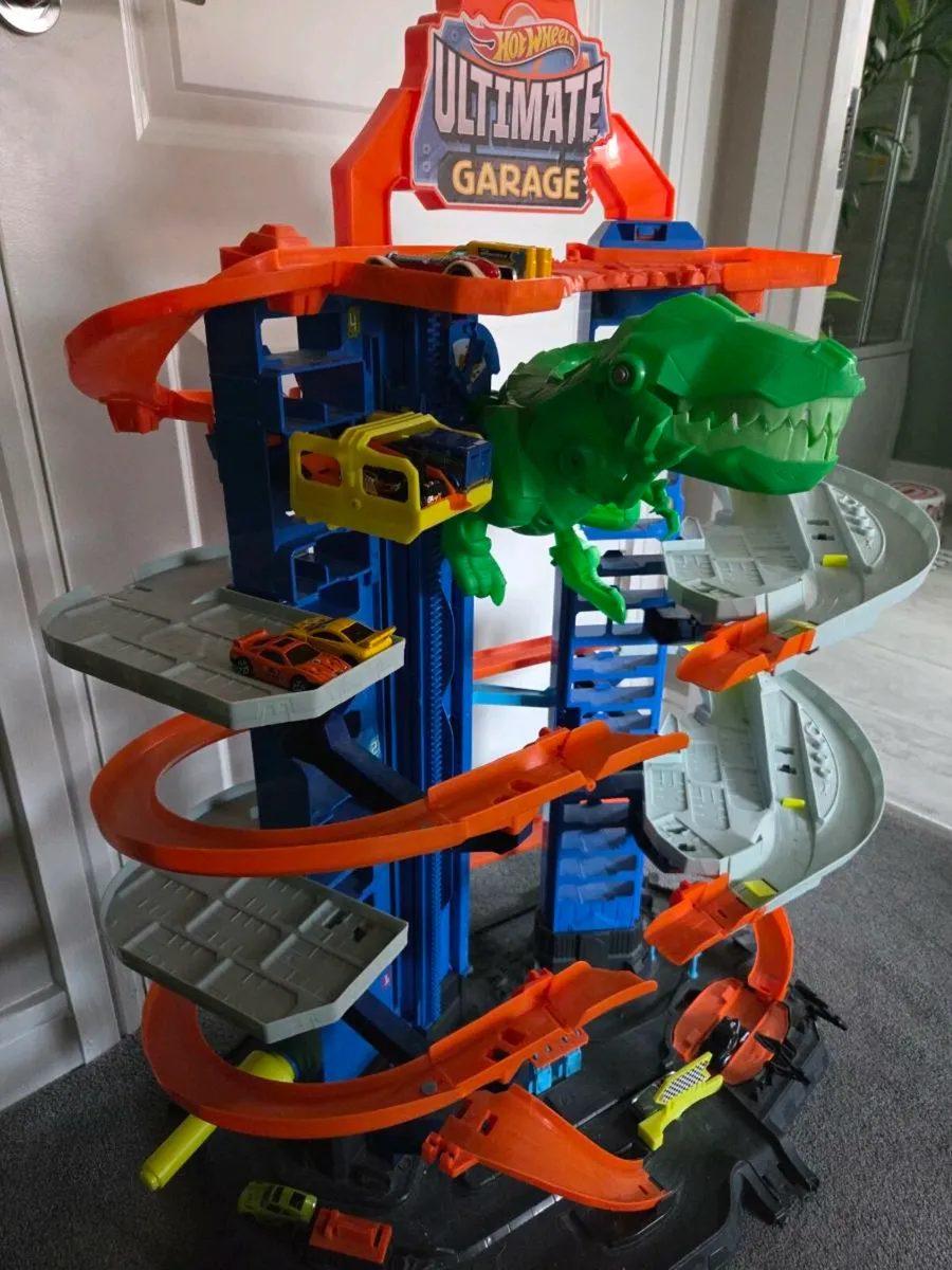 Hot wheels garage / track - cheapest on here - Image 3
