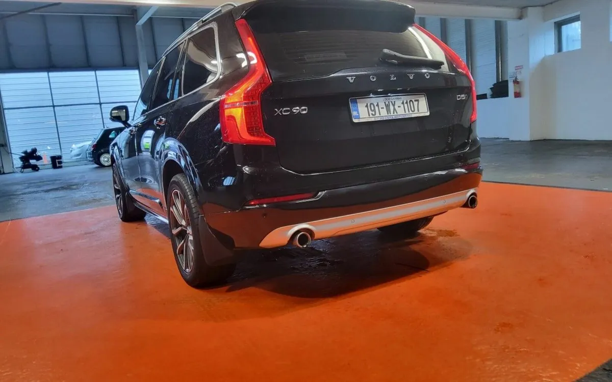 Volvo XC90 D5 (235hp) AWD Momentum Geartronic - Image 2