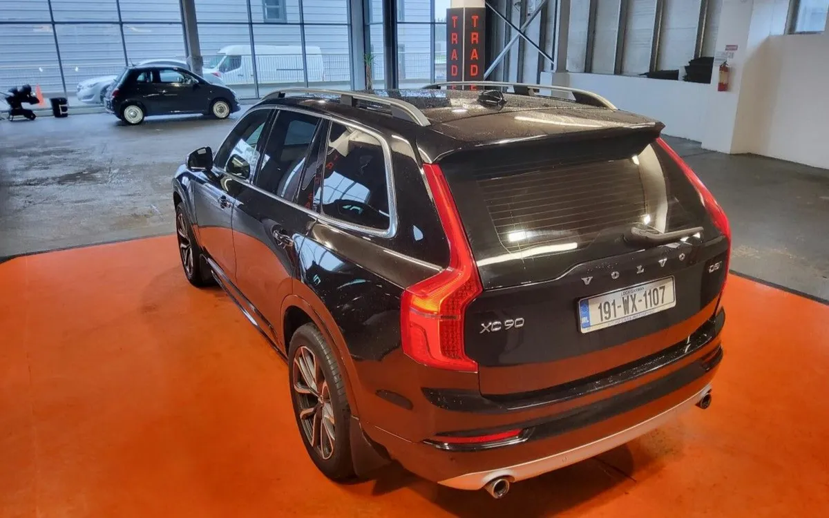 Volvo XC90 D5 (235hp) AWD Momentum Geartronic - Image 3
