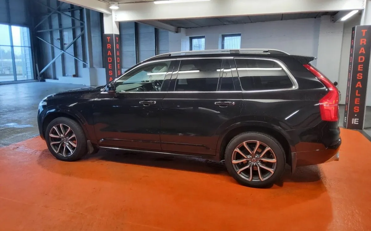 Volvo XC90 D5 (235hp) AWD Momentum Geartronic - Image 4