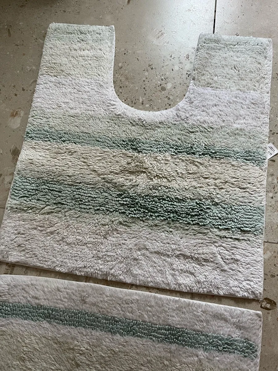 Bath mats & matching bath sheet - Image 1