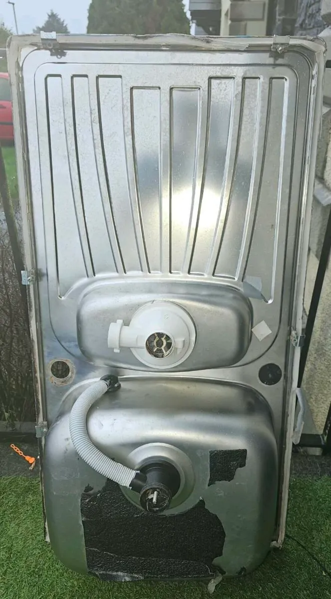 Kitchen sink - Image 2