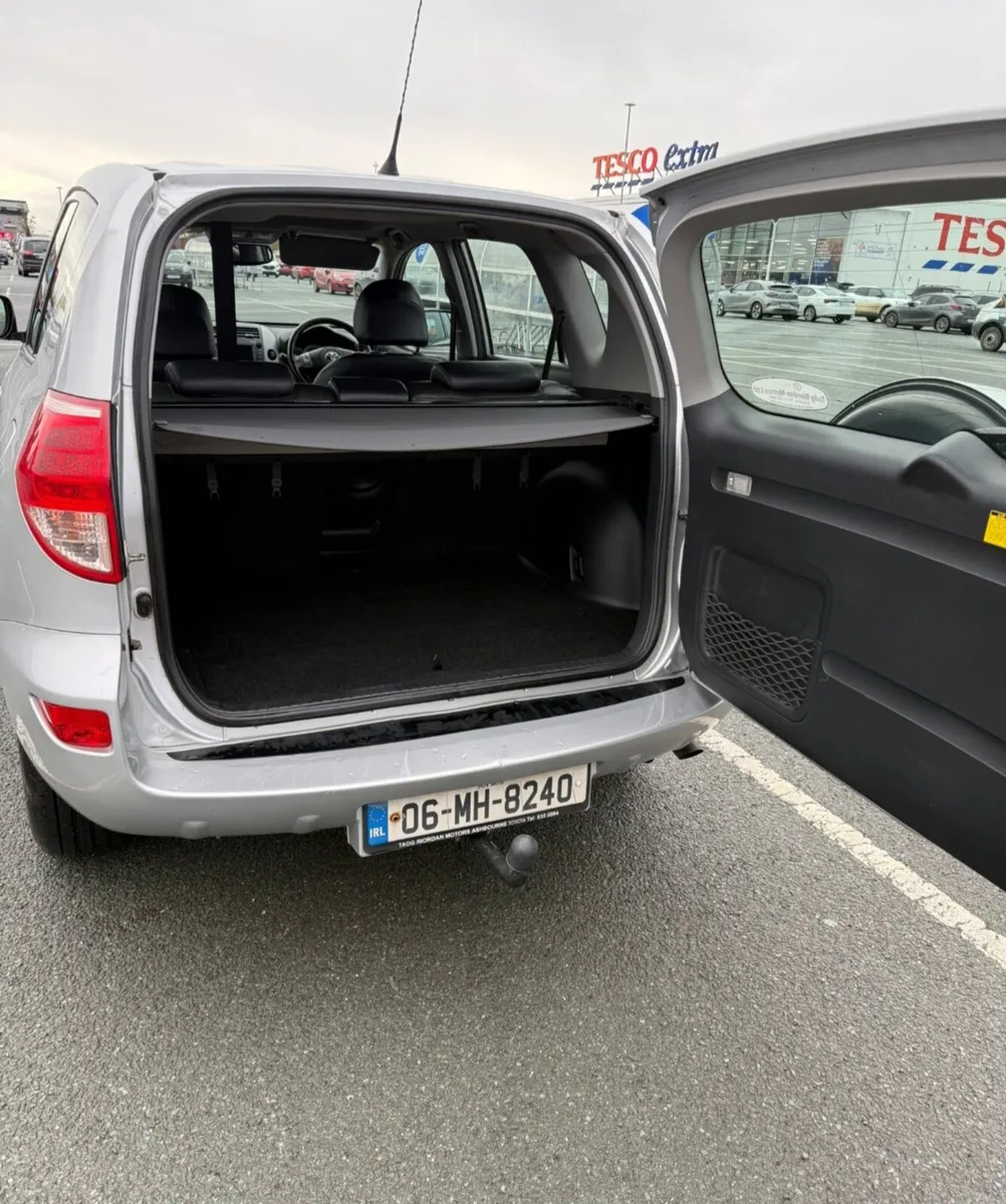 Toyota rav 4 4x4 - Image 4