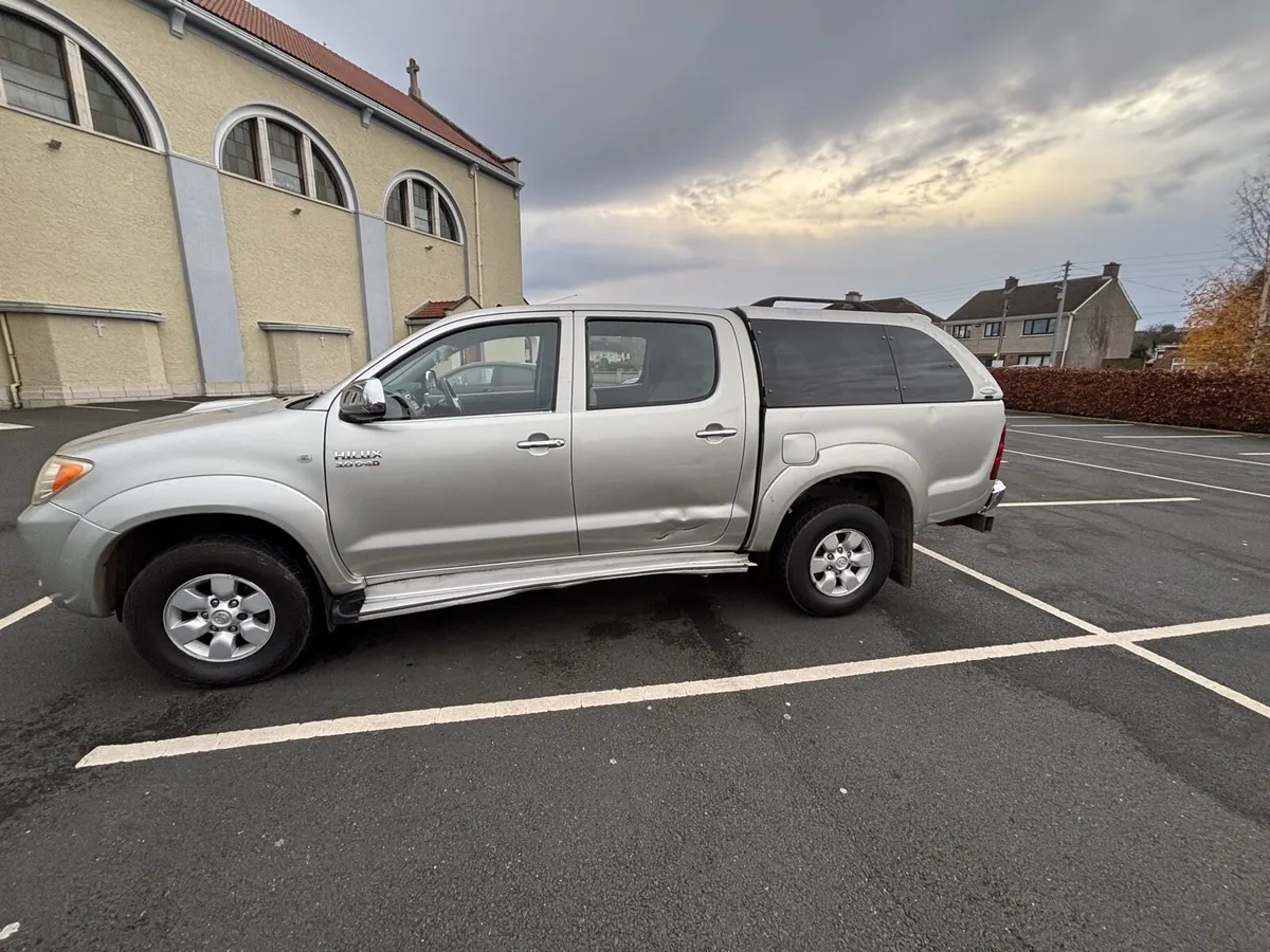 Toyota Hilux - Image 3