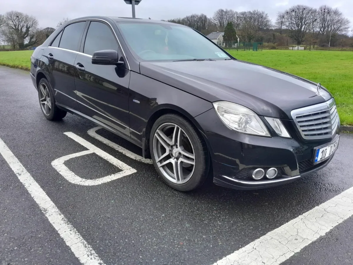 Mercedes-Benz E-Class 2010 - Image 2