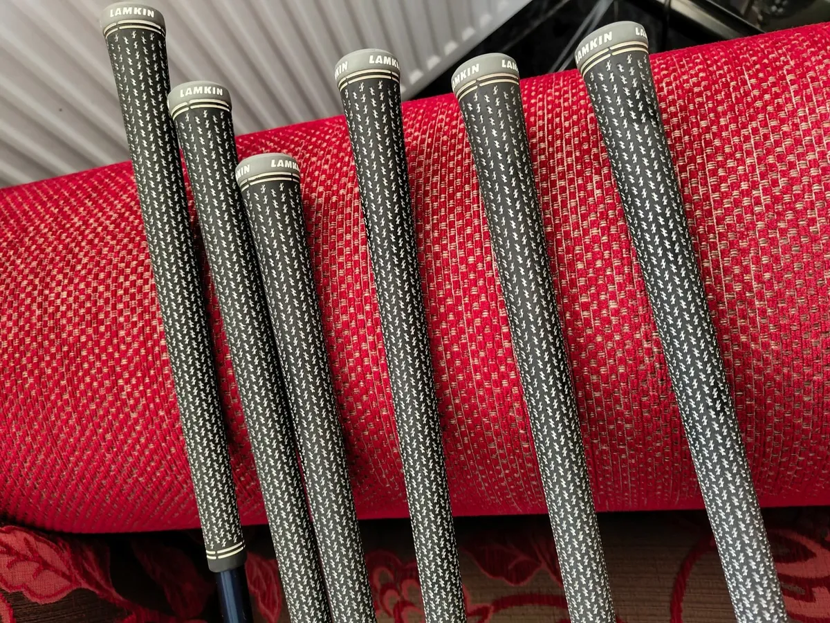 Left hand Taylor made Simm 2 max irons - Image 4