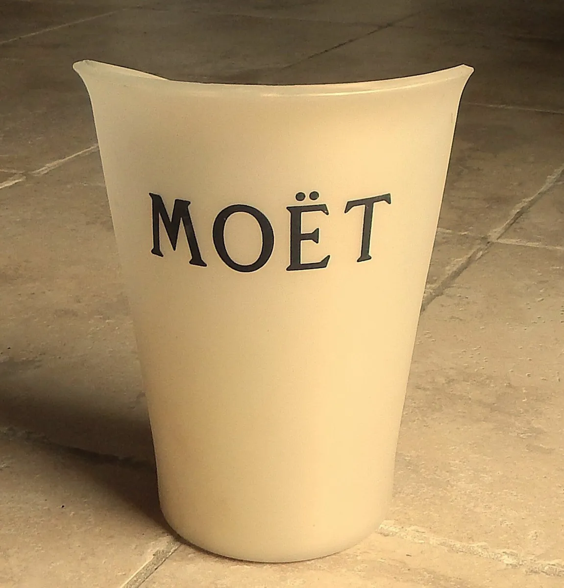 Moet Imperial Display Bottle, Ice Bucket & Glasses - Image 4