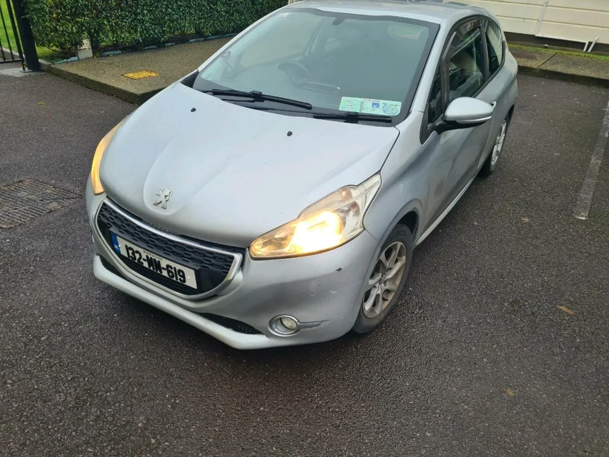 Peugeot 208-2013-1,2petrol - Image 1