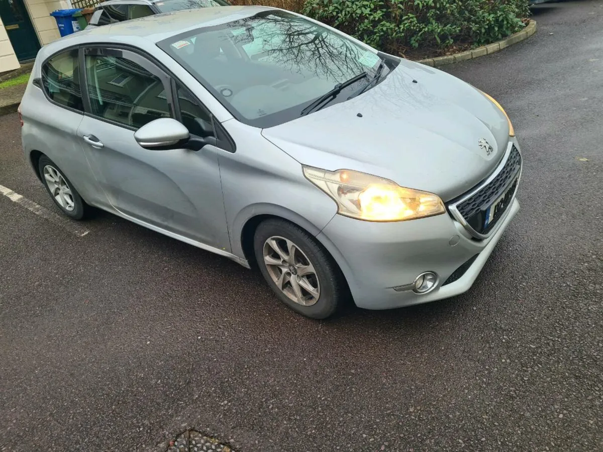 Peugeot 208-2013-1,2petrol - Image 2