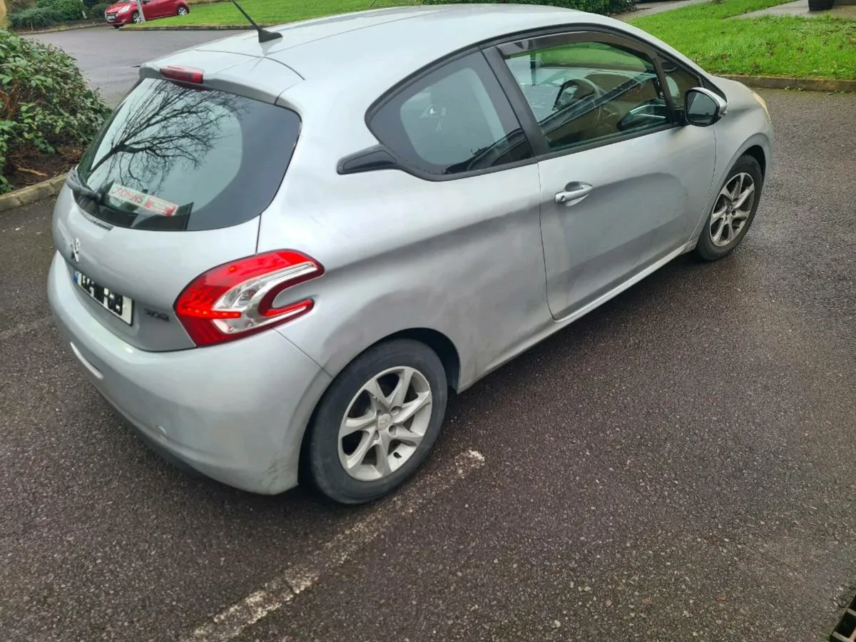Peugeot 208-2013-1,2petrol - Image 3