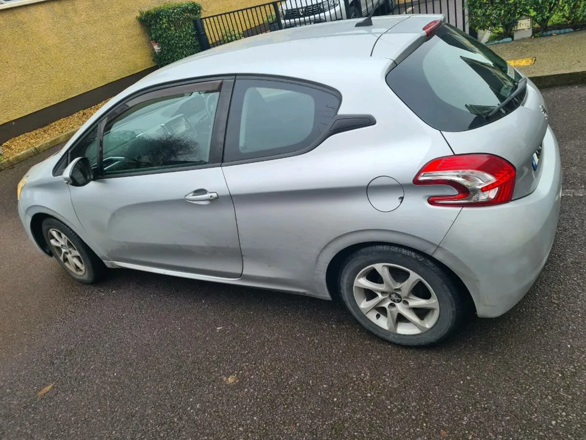 Peugeot 208-2013-1,2petrol - Image 4