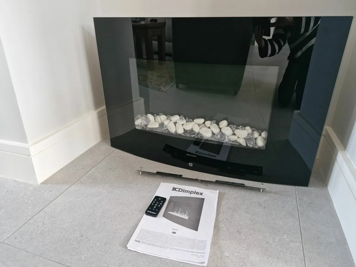 Dimplex Artesia electric wall mounted fire - Image 3