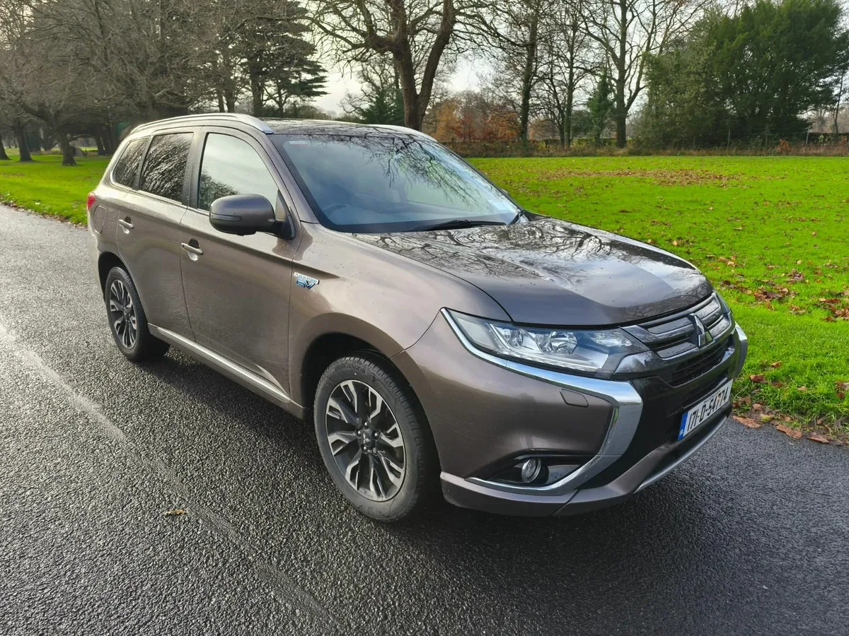 2017 Mitsubishi Outlander 2.0 PHEV HIGH SPEC - Image 1