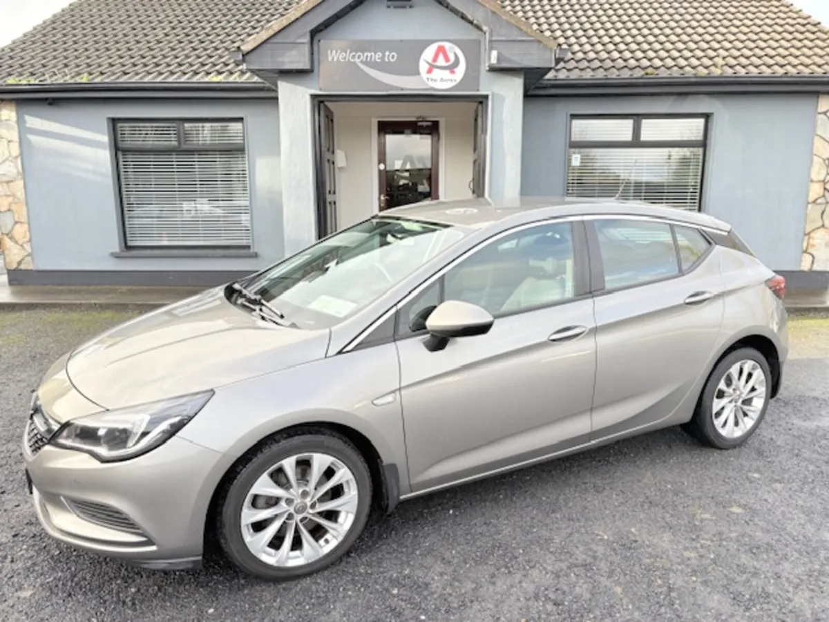 Astra 2017 Low KMS €47 a week - Image 1