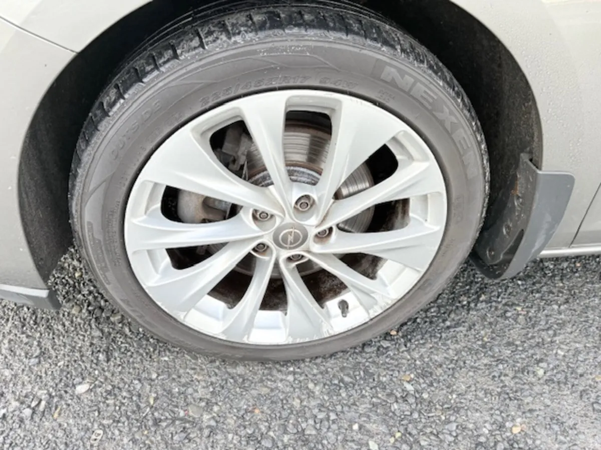 Astra 2017 Low KMS €47 a week - Image 4