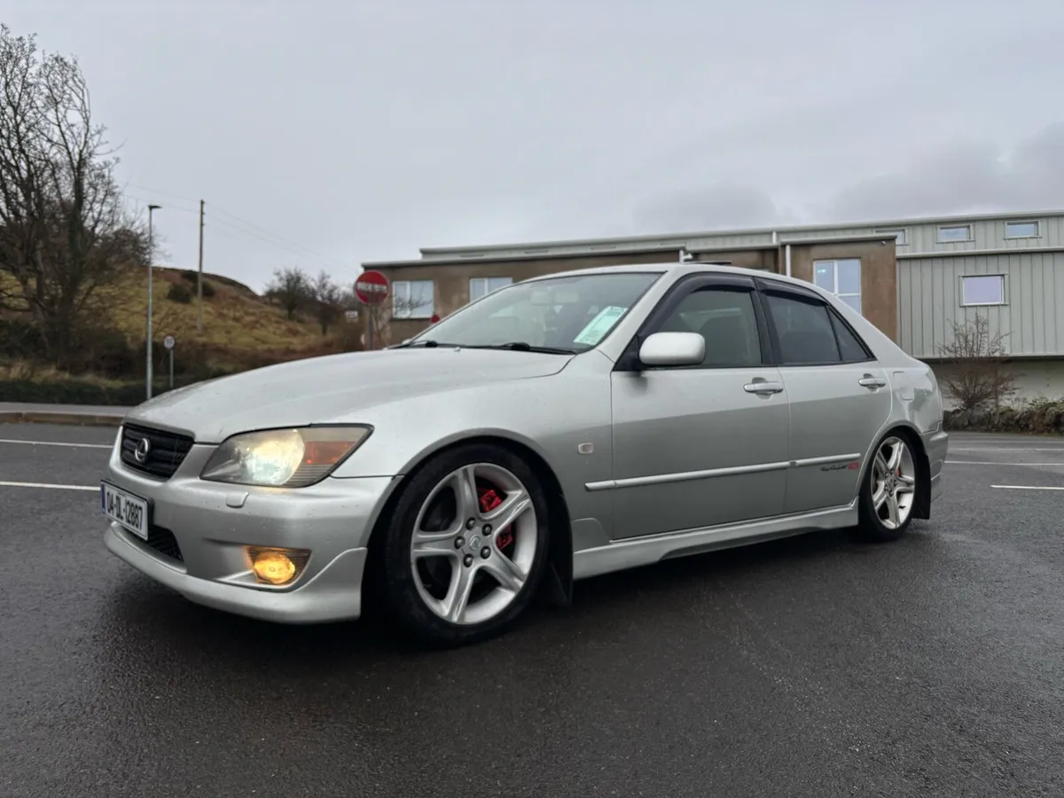 Lexus is200 sport - Image 1