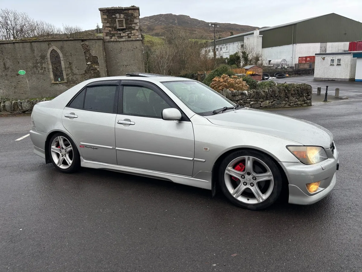 Lexus is200 sport - Image 4