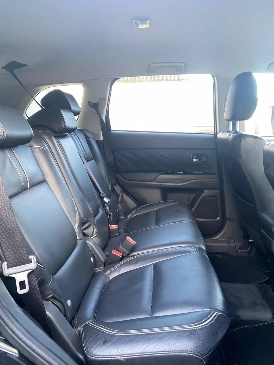 Going abroad- must go! Mitsubishi Outlander 2018 - Image 3