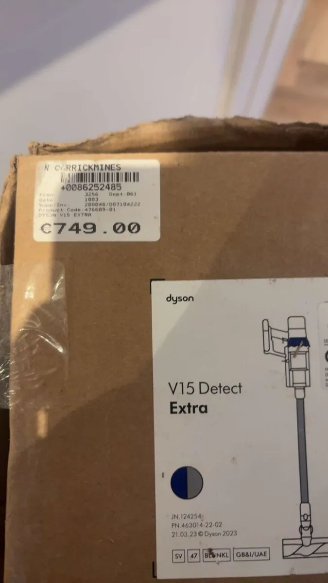 Dyson V15 detect hoover - Image 1