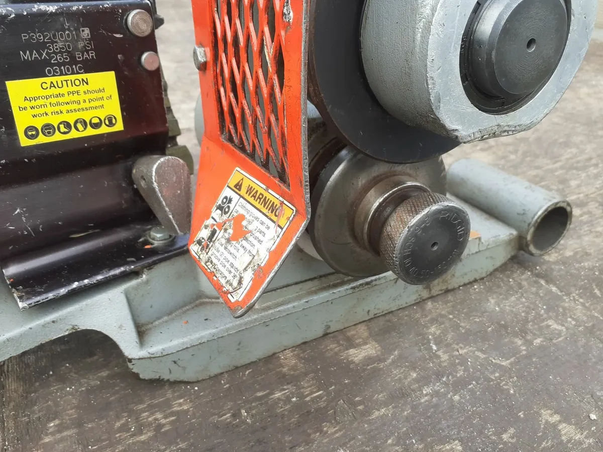 RIDGID 918 HYDRAULIC ROLL GROOVER - Image 4