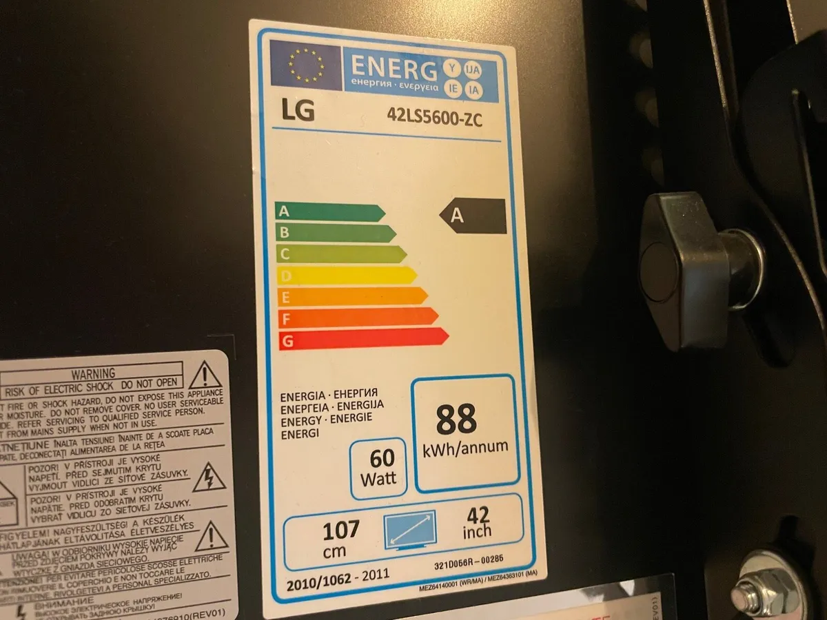 42 inch LG tv - Image 2