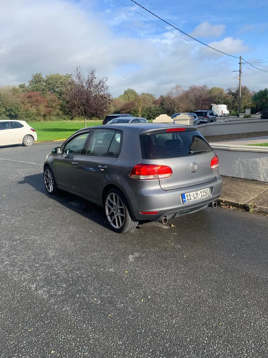 Volkswagen Golf 2011 TDI Bluemotion - Image 2