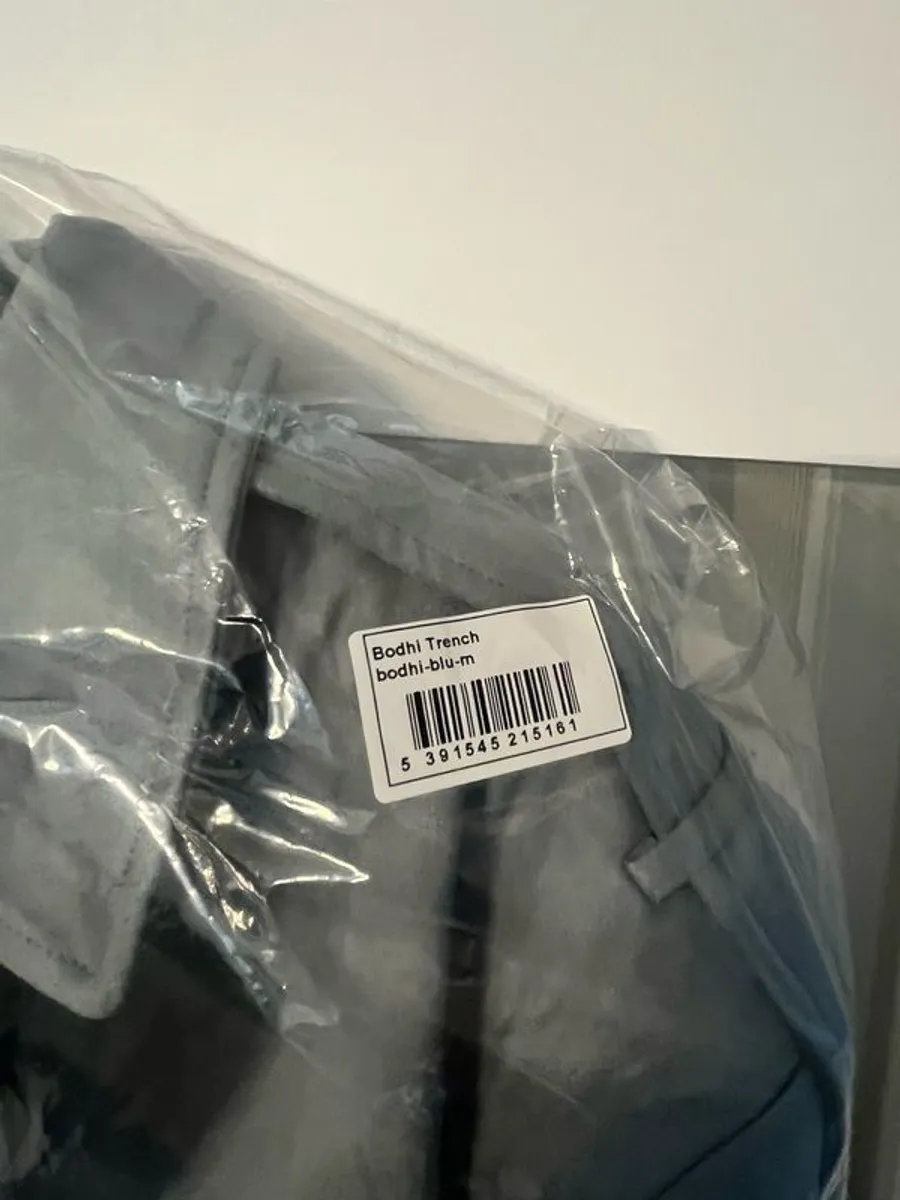 Women's 4th ARQ trench coat - Image 2