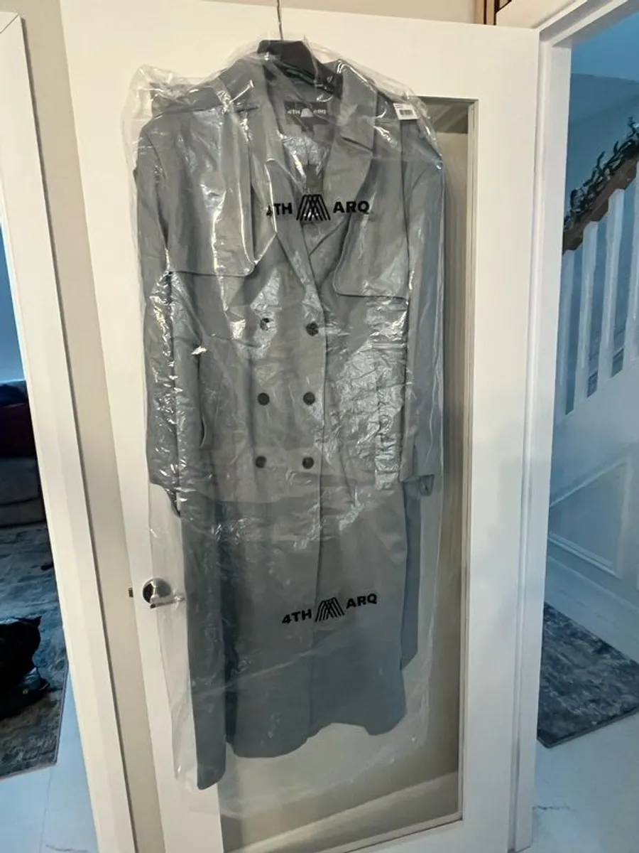 Women's 4th ARQ trench coat - Image 3