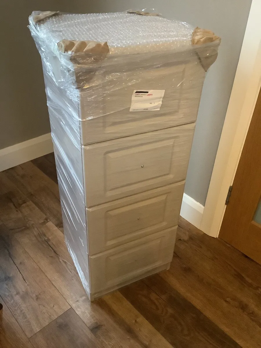 New chest of drawers - Image 2
