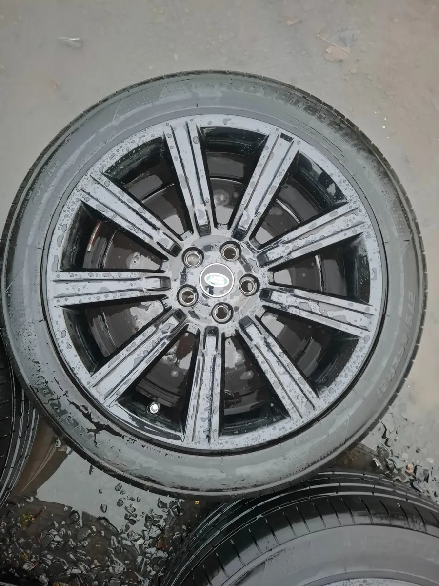 21" Genuine Range Rover Alloys with tyres - Image 4