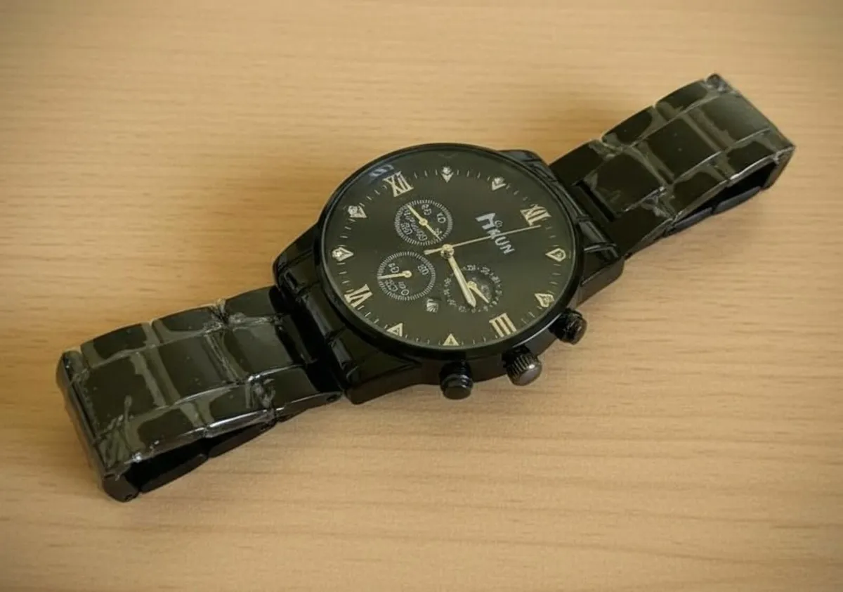 Men’s Black Quartz Watch by Nikun - Image 3