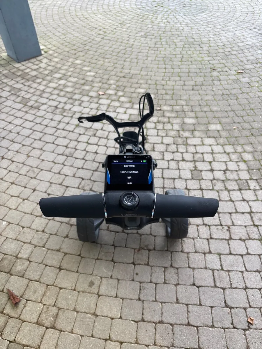 Motacaddy M5 GPS (18 Hole Lithium) - Image 2