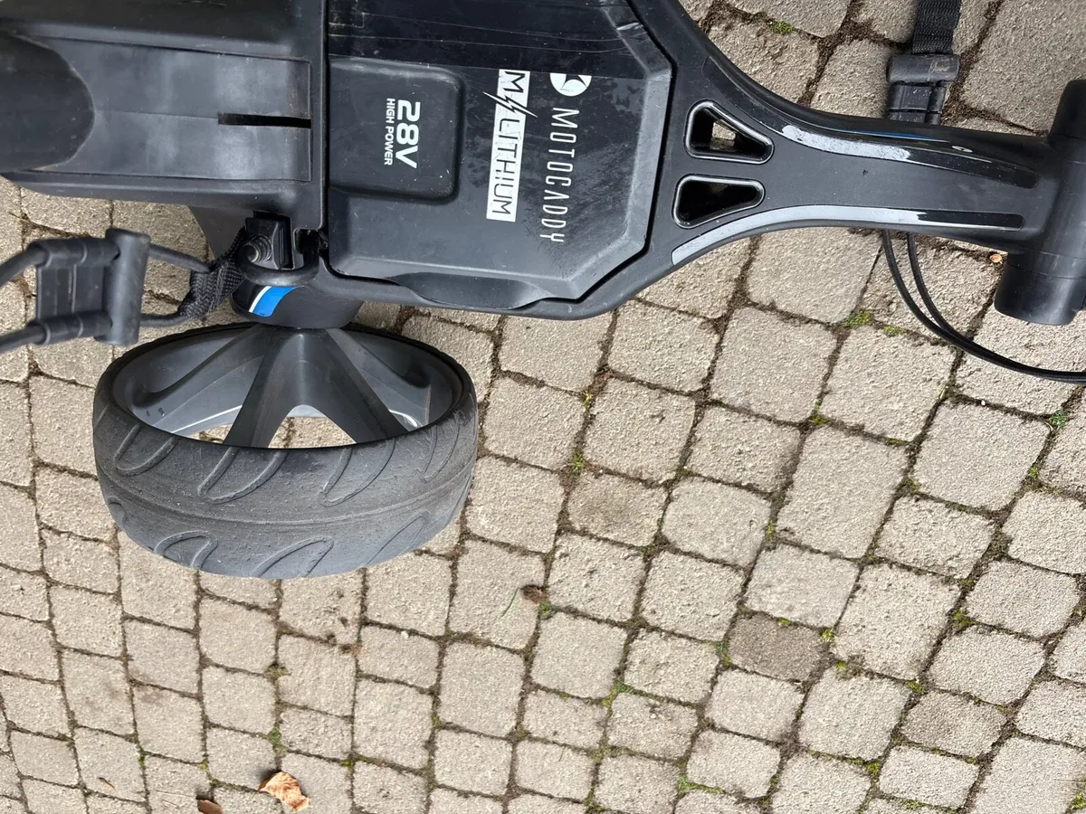 Motacaddy M5 GPS (18 Hole Lithium) - Image 4