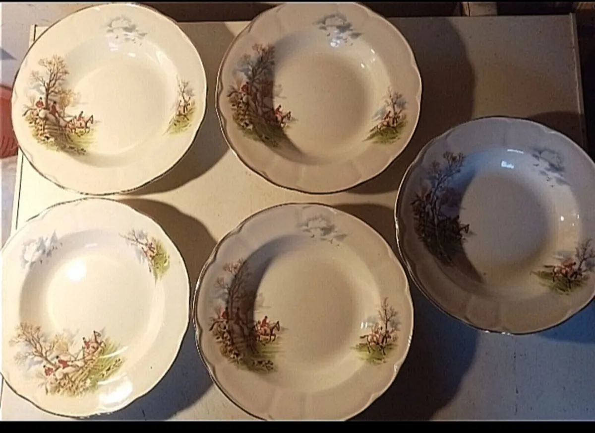 Arklow Hunting Scene China Bowls - Image 1