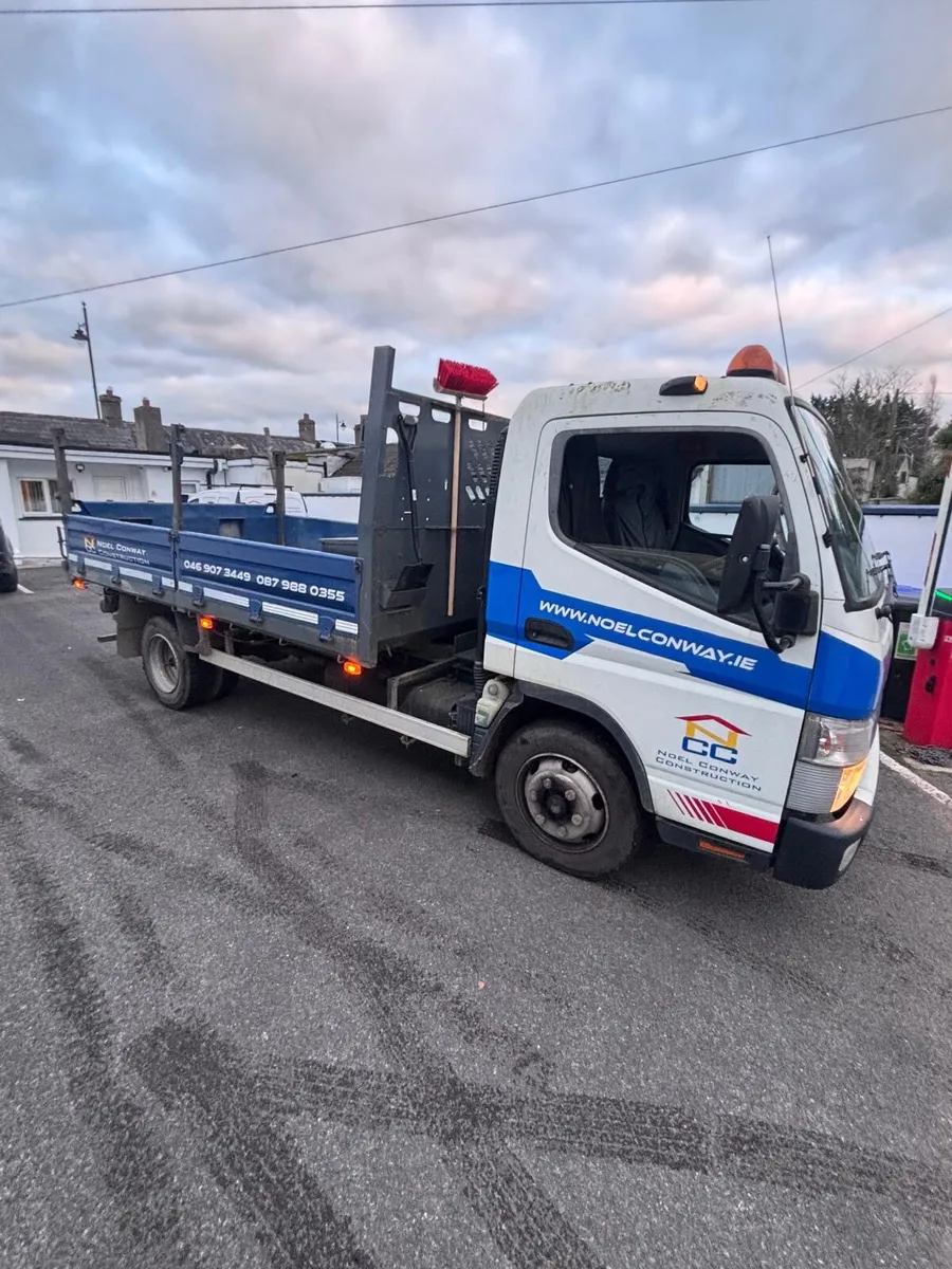 2014 Mitsubishi Fuso - Image 1