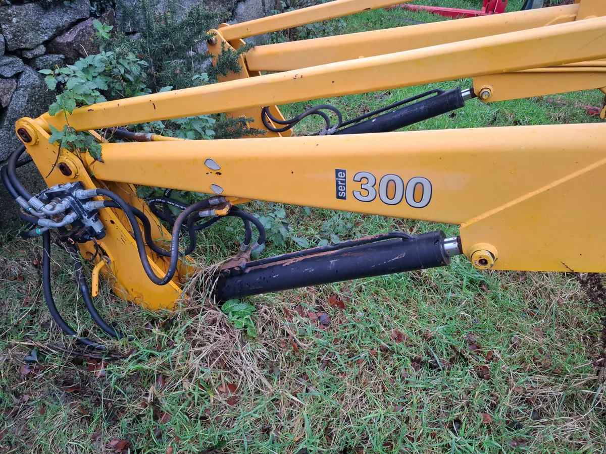 Tractor loaders - Image 3