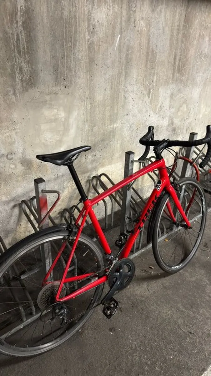 Trek Domane AL 2  Road Bike  Full Accessory Bundle  Kryptonite Lock, Muc-Off Kit, Park Tool, Pump - Image 1