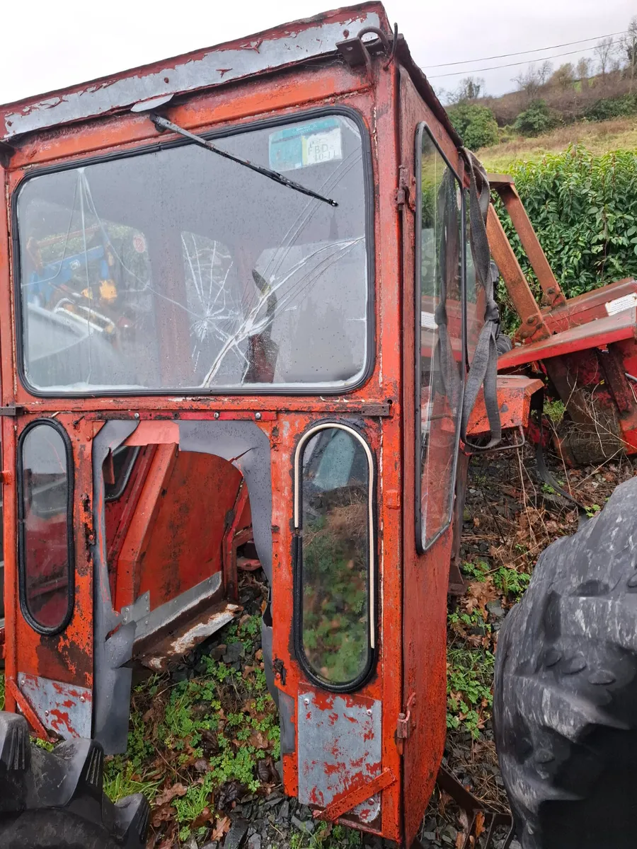 Tractor cabs - Image 1