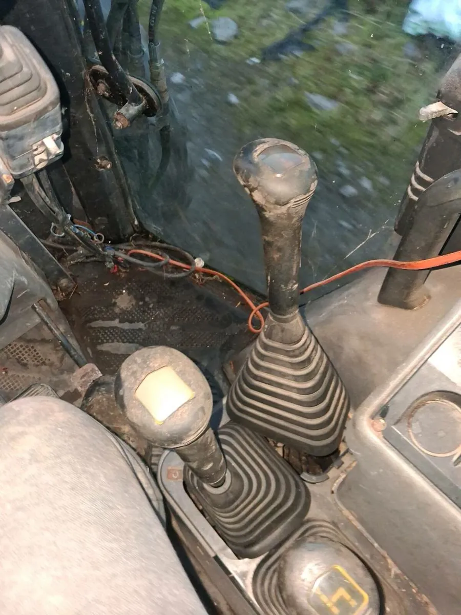 Same tractor with loader - Image 2