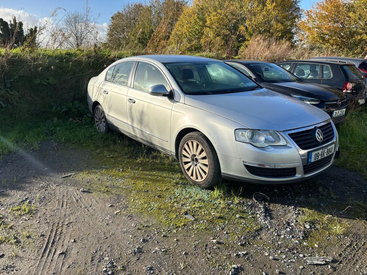 Volkswagen Passat 2009 - Image 4