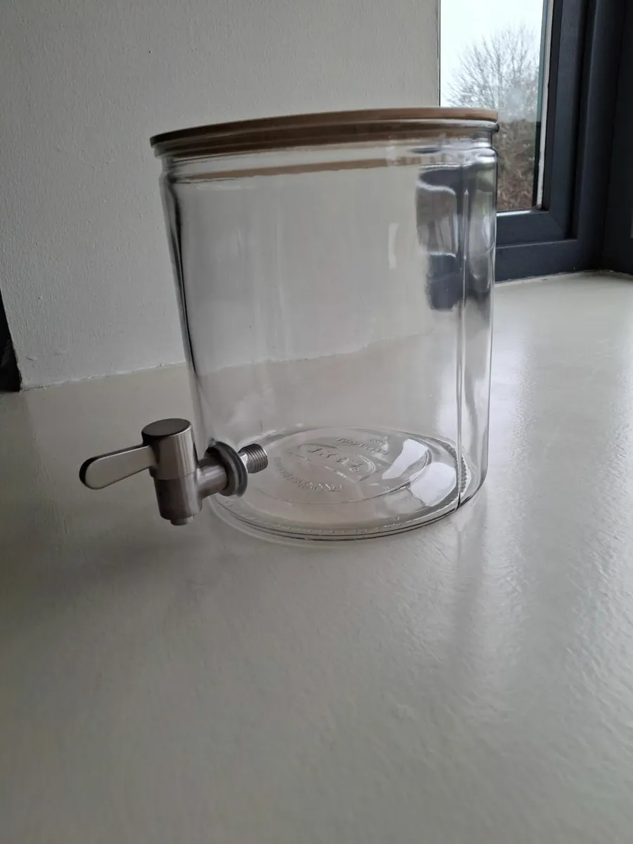 Source of water with Tap 4L - Image 1